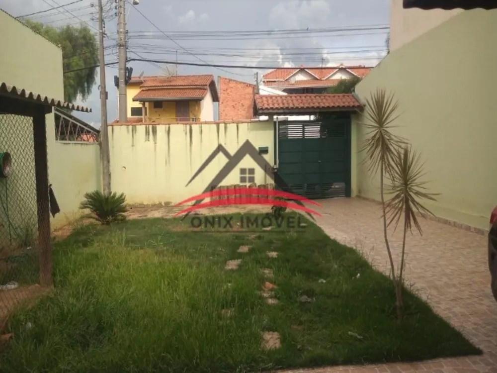 Casa à venda com 2 quartos, 250m² - Foto 1