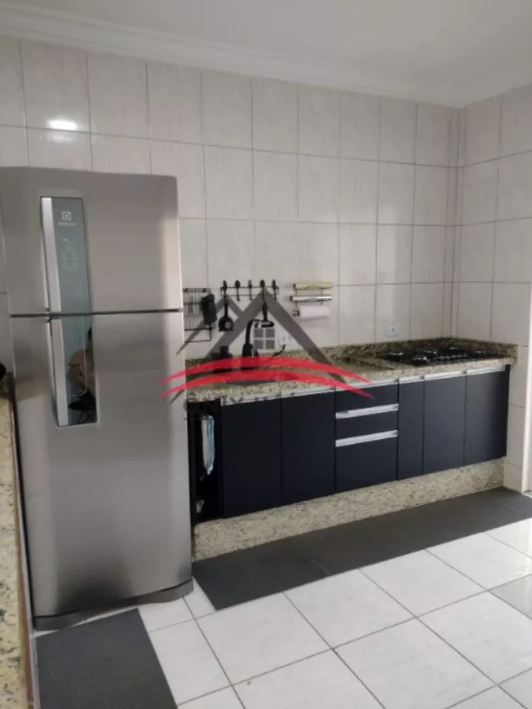 Casa à venda com 3 quartos, 250m² - Foto 4