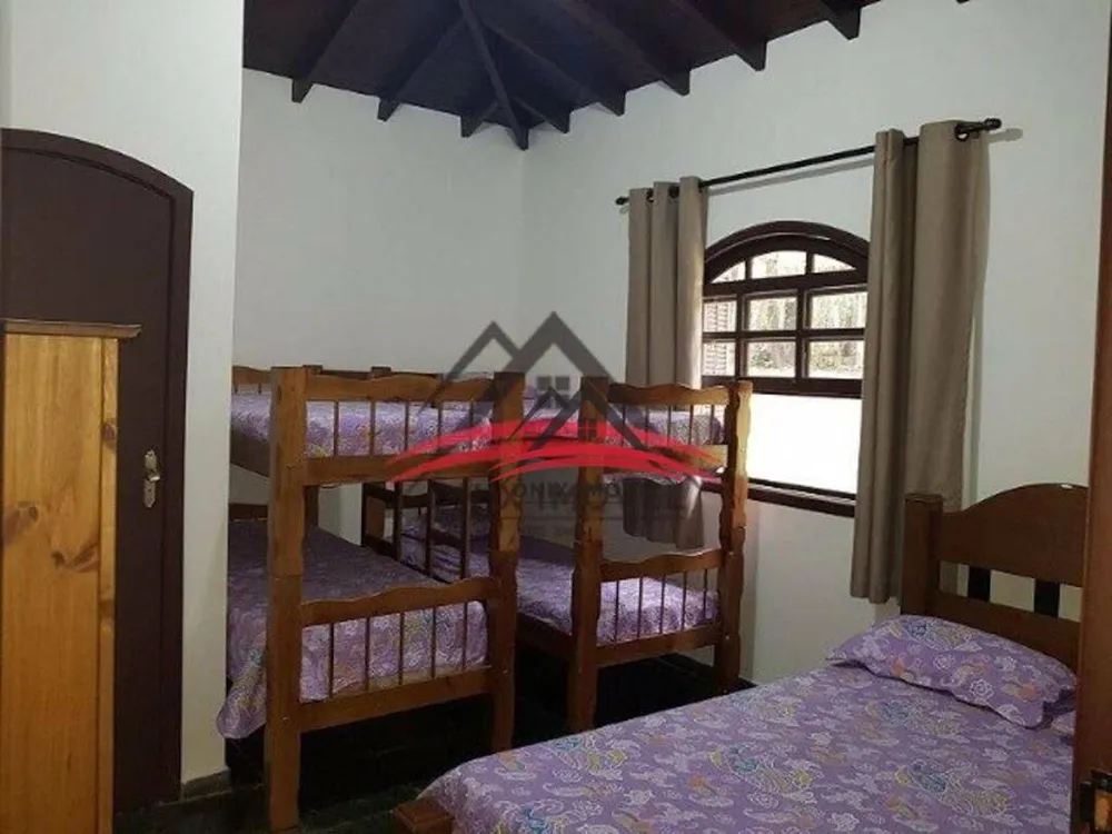 Chácara, 4 quartos, 2112 m² - Foto 1