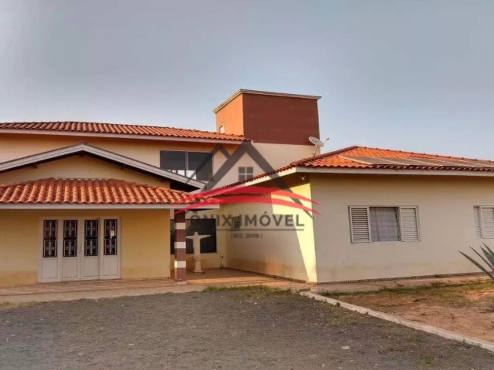 Fazenda à venda com 3 quartos, 420m² - Foto 1