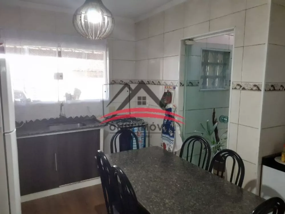 Casa à venda com 3 quartos, 300m² - Foto 4