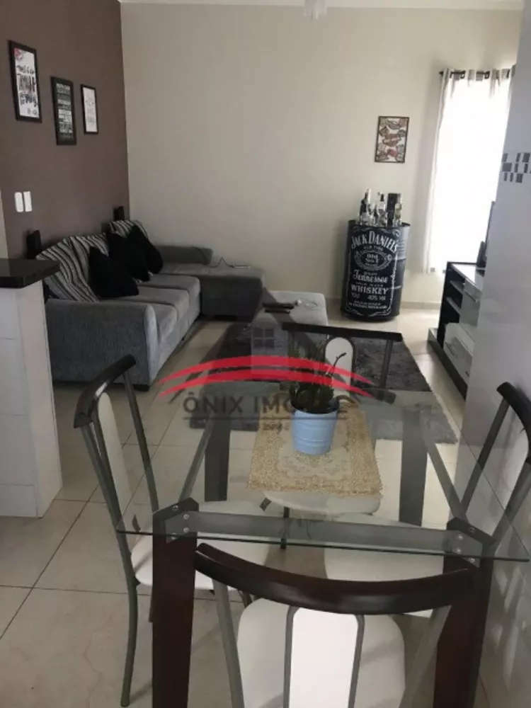 Casa de Condomínio à venda com 3 quartos, 250m² - Foto 2