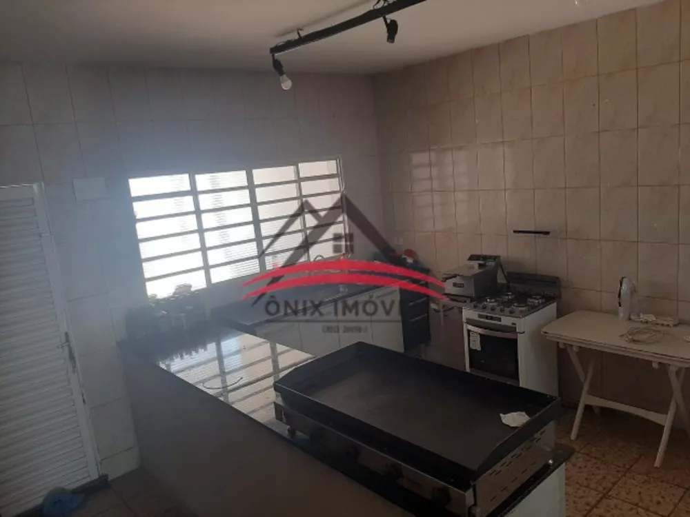 Casa à venda com 2 quartos, 180m² - Foto 7