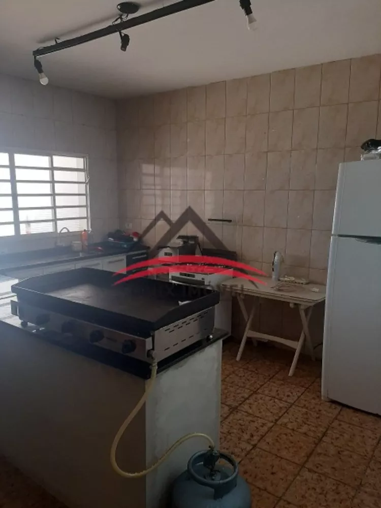 Casa à venda com 2 quartos, 180m² - Foto 3