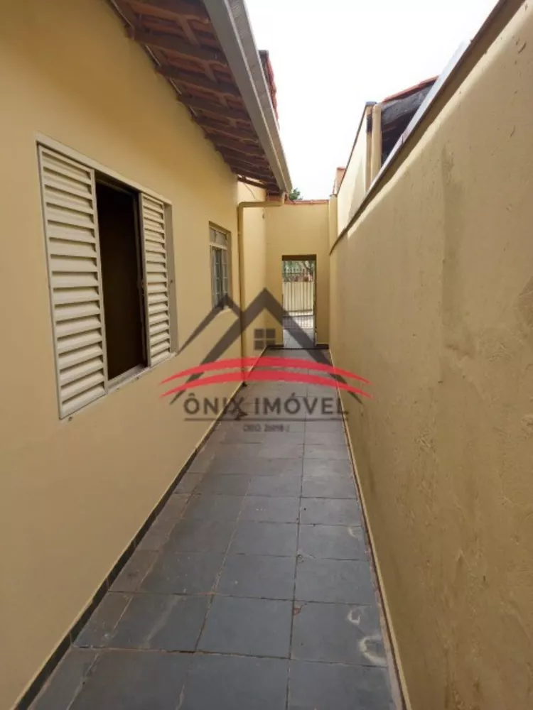 Casa à venda com 4 quartos, 300m² - Foto 4