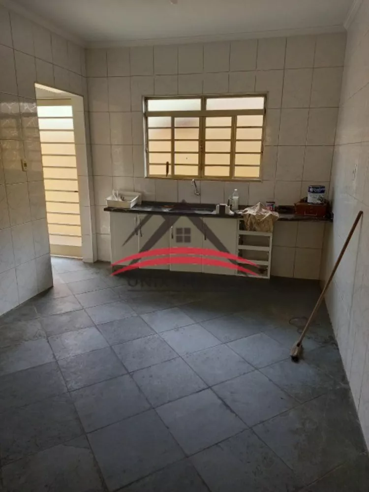 Casa à venda com 4 quartos, 300m² - Foto 8