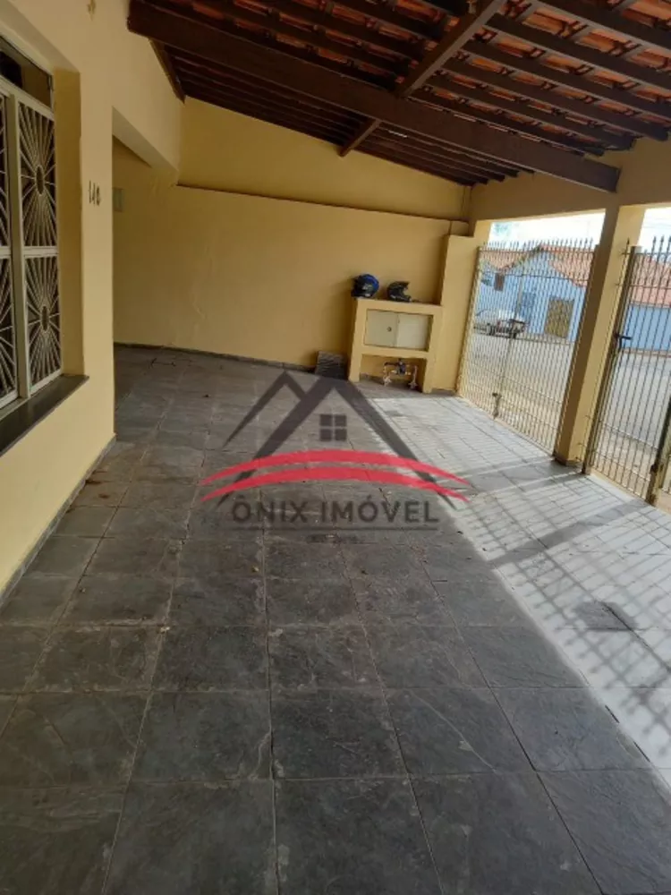 Casa à venda com 4 quartos, 300m² - Foto 5