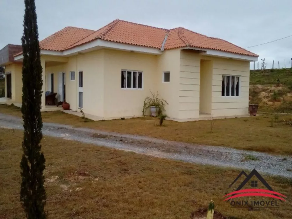 Fazenda à venda com 3 quartos, 300m² - Foto 1