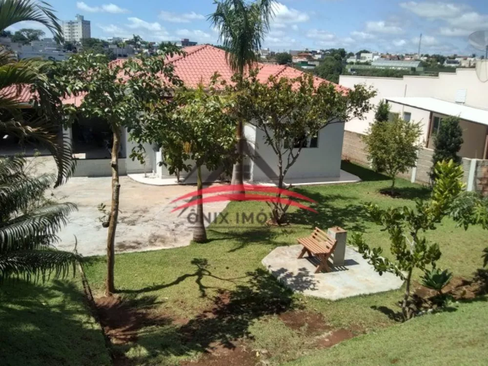 Fazenda à venda com 3 quartos, 1000m² - Foto 1