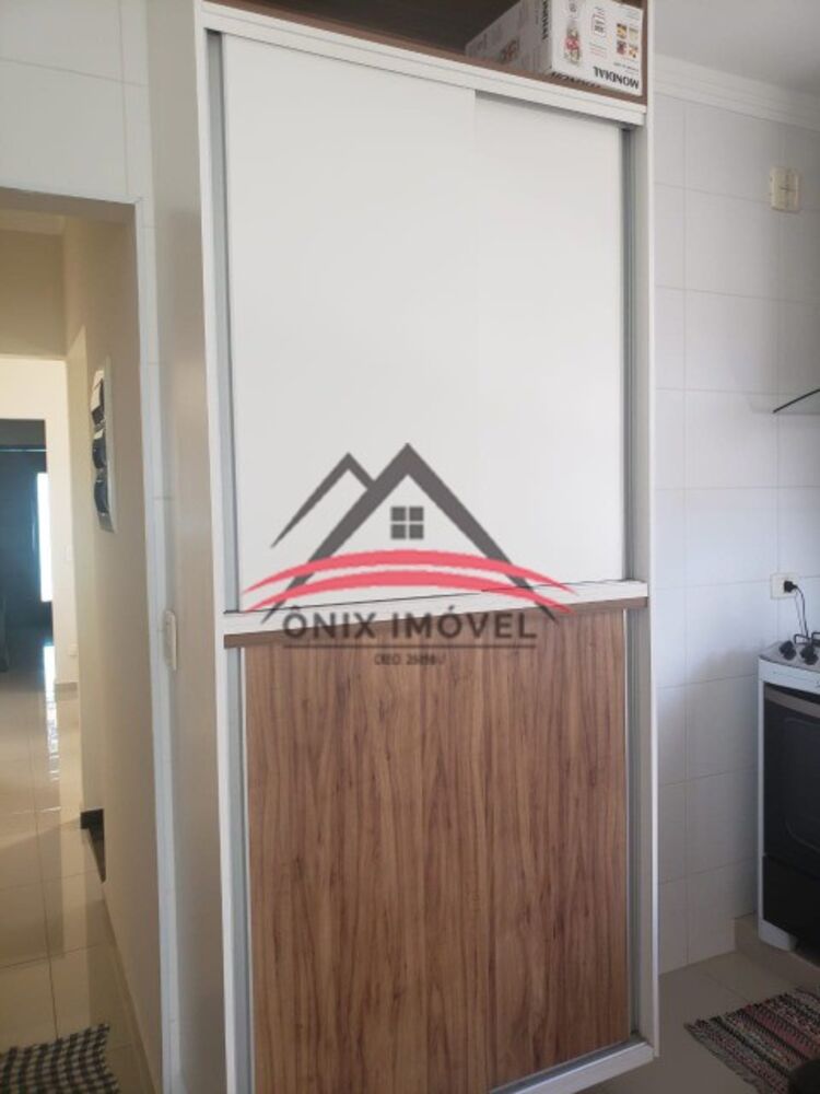 Casa à venda com 3 quartos, 340m² - Foto 2