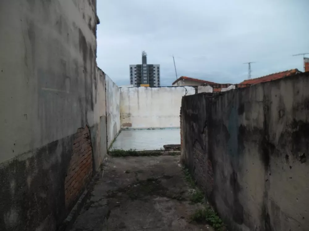 Casa à venda com 2 quartos, 300m² - Foto 4