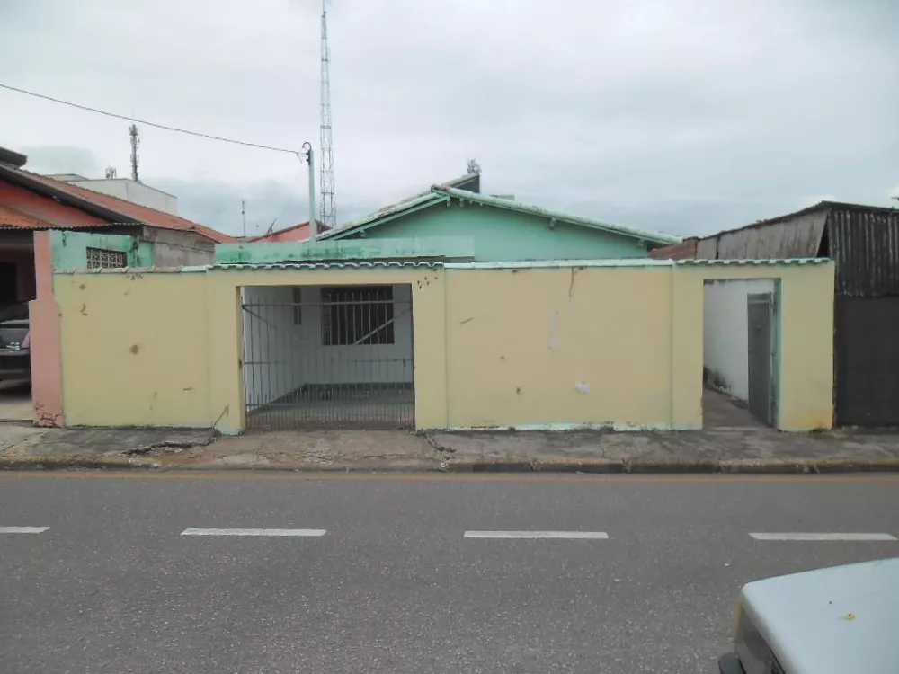 Casa à venda com 2 quartos, 300m² - Foto 1