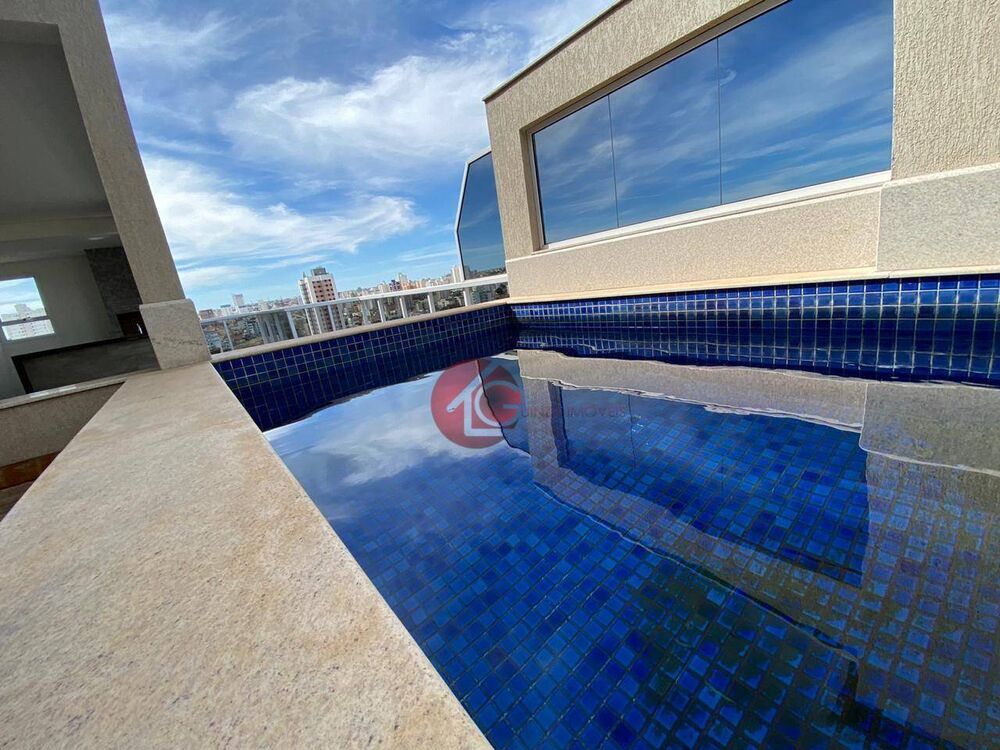 Cobertura à venda com 3 quartos, 250m² - Foto 4