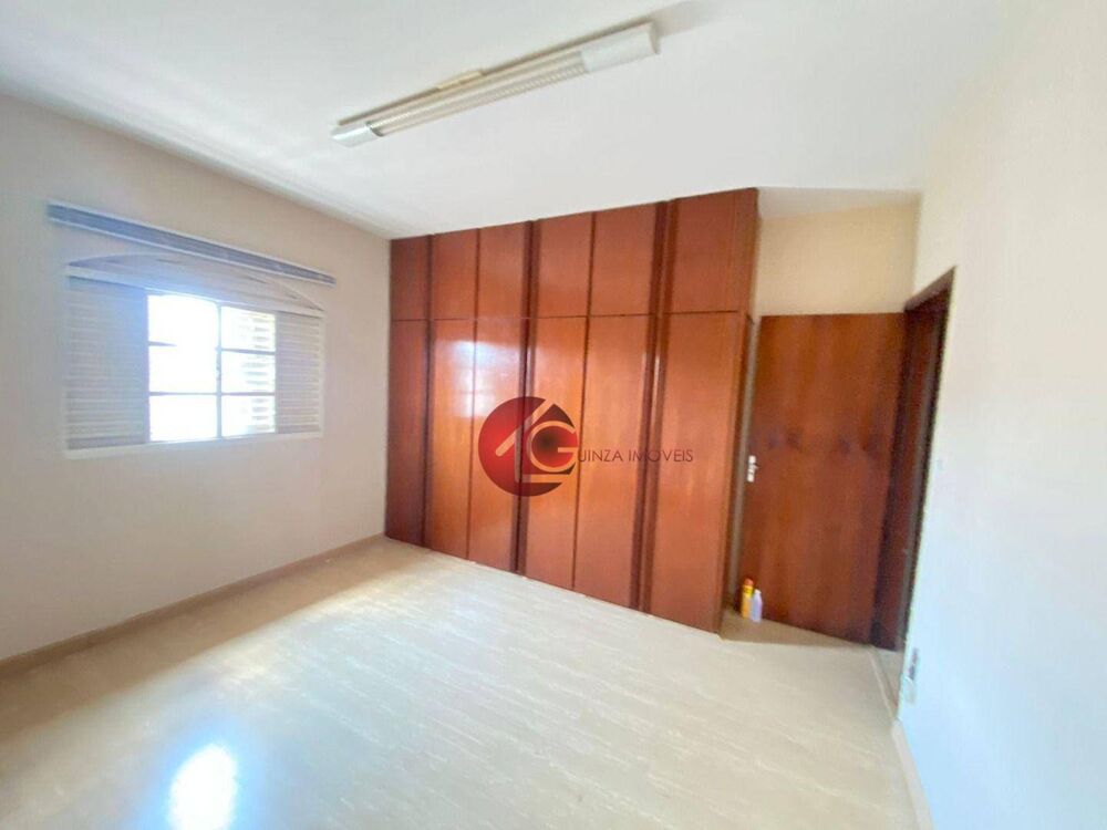 Casa, 3 quartos, 230 m² - Foto 3