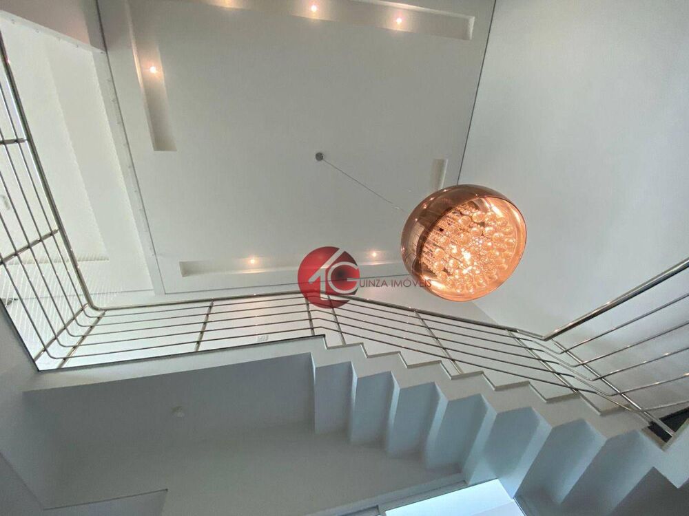 Sobrado à venda com 4 quartos, 349m² - Foto 2