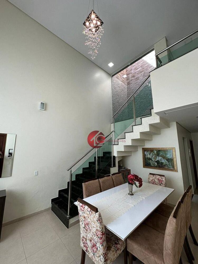 Sobrado, 4 quartos, 272 m² - Foto 1