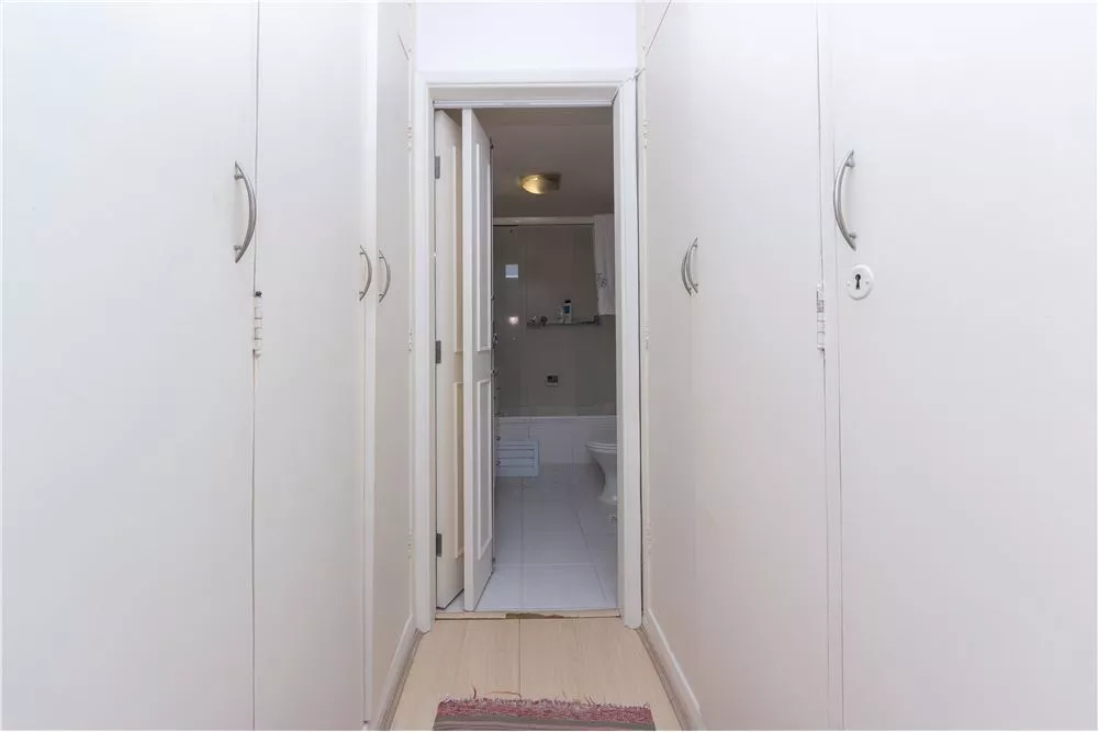 Apartamento à venda com 3 quartos, 149m² - Foto 13