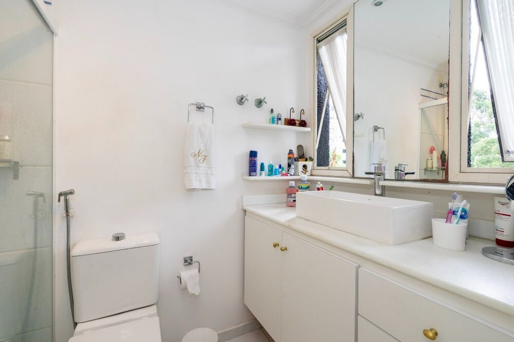 Apartamento à venda com 3 quartos, 185m² - Foto 2