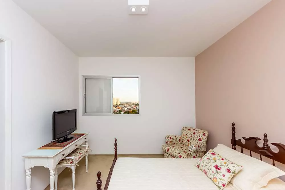 Apartamento à venda com 4 quartos, 140m² - Foto 2