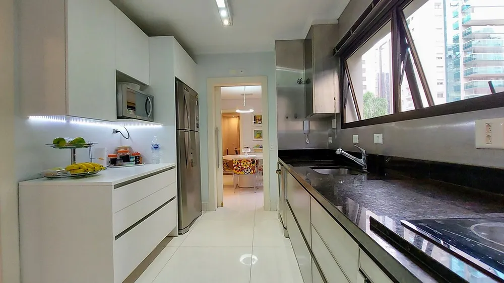 Apartamento, 4 quartos, 246 m² - Foto 2