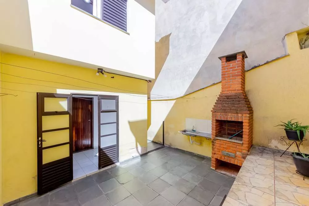 Casa à venda com 3 quartos, 100m² - Foto 1