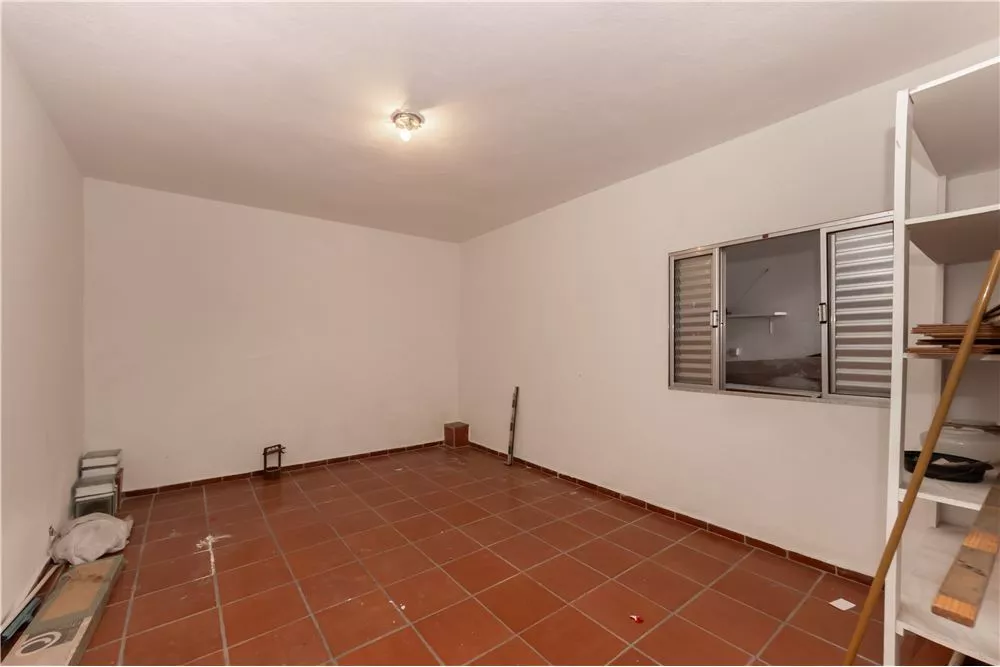 Casa à venda com 3 quartos, 141m² - Foto 2