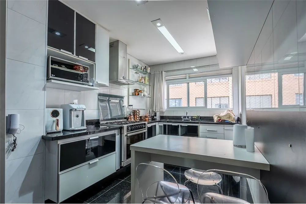 Apartamento, 3 quartos, 180 m² - Foto 1