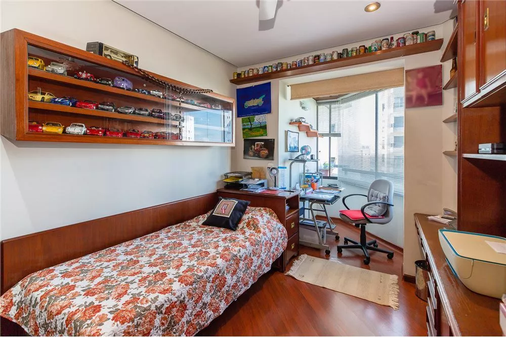 Apartamento à venda com 3 quartos, 147m² - Foto 3