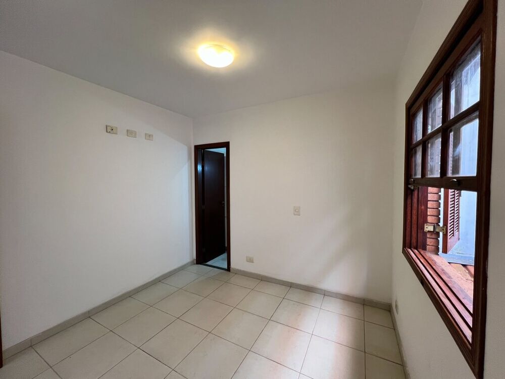 Casa à venda com 2 quartos, 116m² - Foto 4
