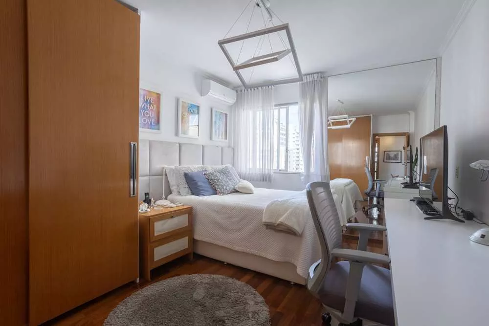 Apartamento à venda com 3 quartos, 228m² - Foto 3