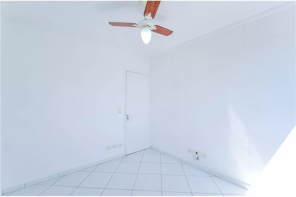 Apartamento à venda com 2 quartos, 61m² - Foto 3