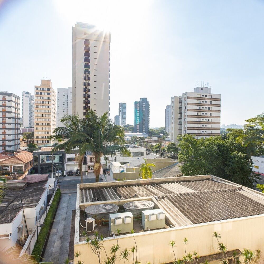 Apartamento à venda com 4 quartos, 200m² - Foto 2