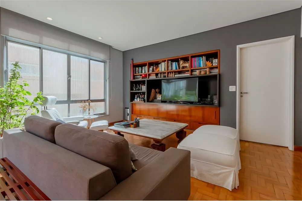 Apartamento à venda com 3 quartos, 212m² - Foto 1