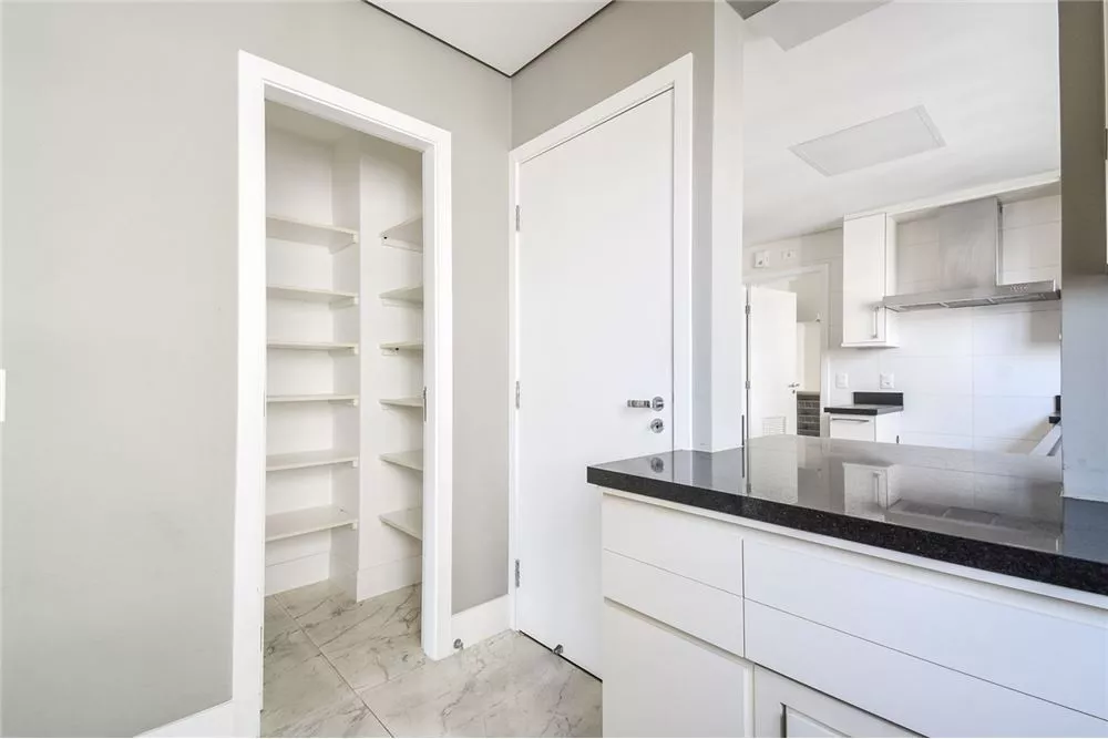 Apartamento à venda com 3 quartos, 235m² - Foto 5