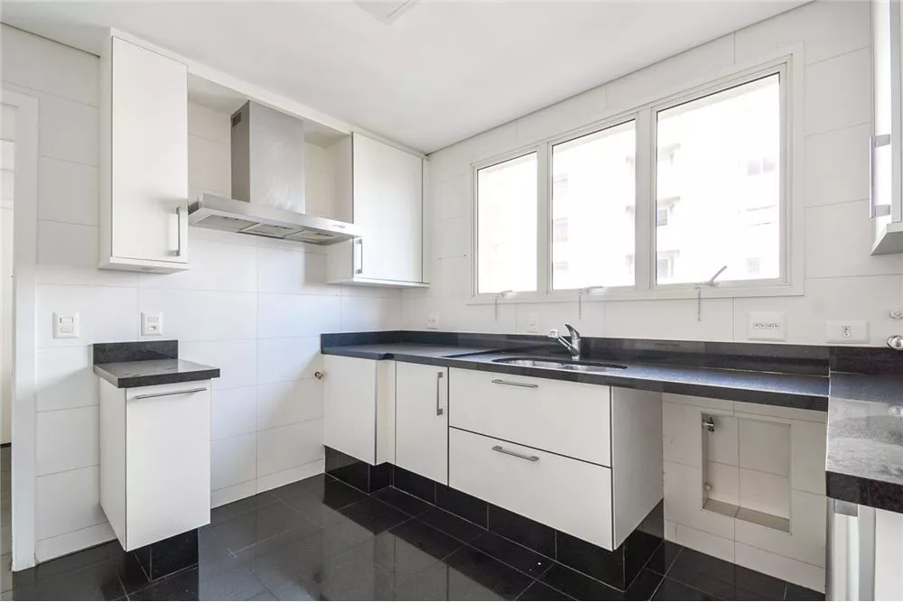 Apartamento à venda com 3 quartos, 235m² - Foto 6