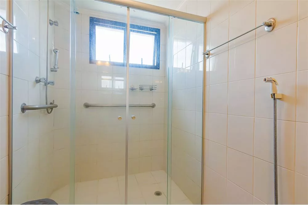 Apartamento à venda com 4 quartos, 162m² - Foto 2