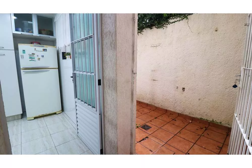 Casa à venda com 4 quartos, 200m² - Foto 15