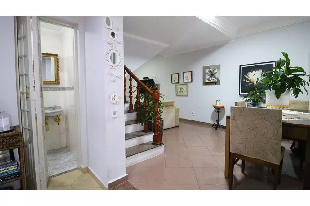 Casa à venda com 4 quartos, 200m² - Foto 26