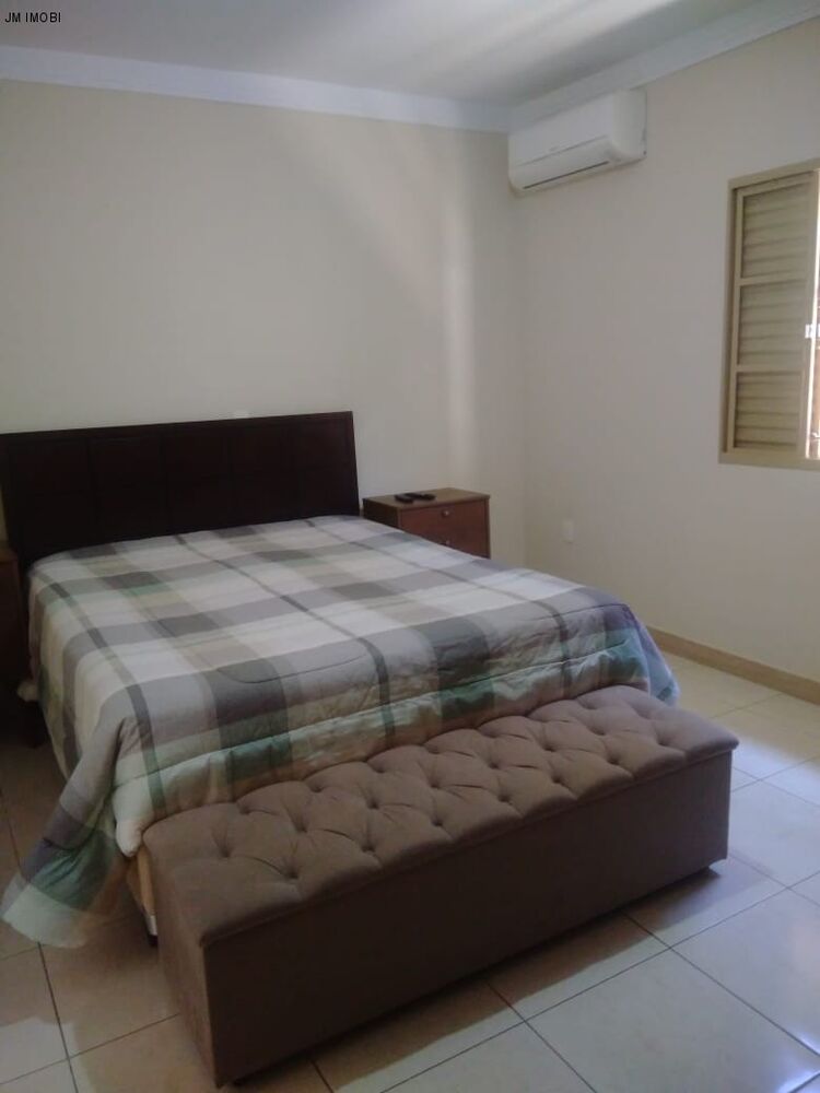 Casa à venda com 3 quartos, 250m² - Foto 3