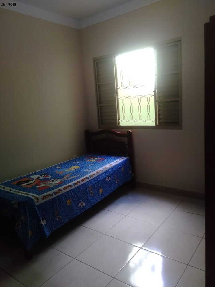 Casa à venda com 3 quartos, 250m² - Foto 4