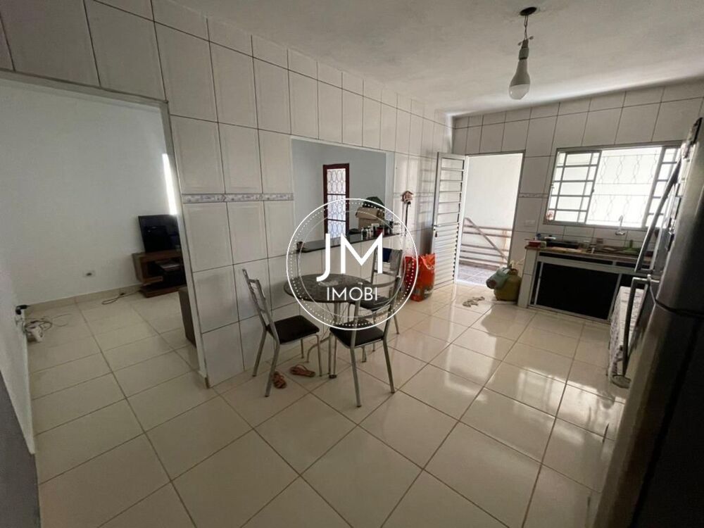 Casa à venda com 2 quartos, 80m² - Foto 3