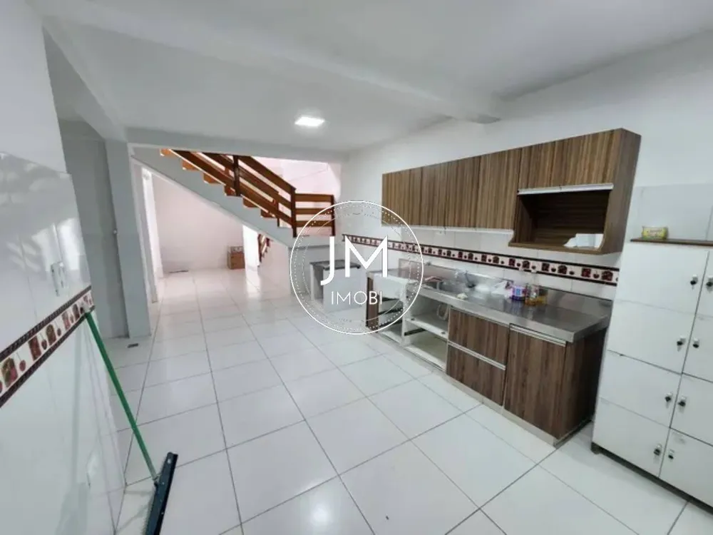 Sobrado, 3 quartos, 450 m² - Foto 2