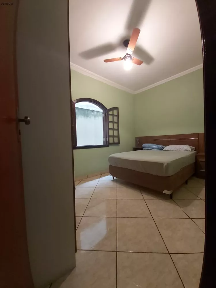 Casa, 3 quartos, 202 m² - Foto 1