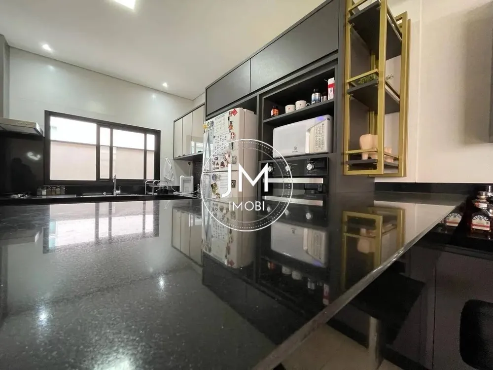 Casa, 3 quartos, 234 m² - Foto 2