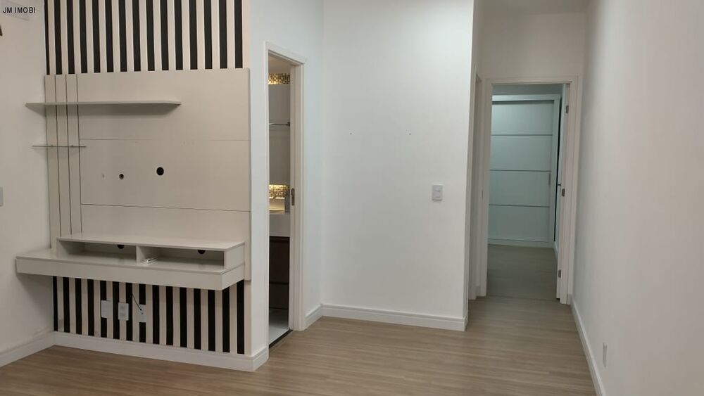 Apartamento à venda com 2 quartos, 57m² - Foto 1
