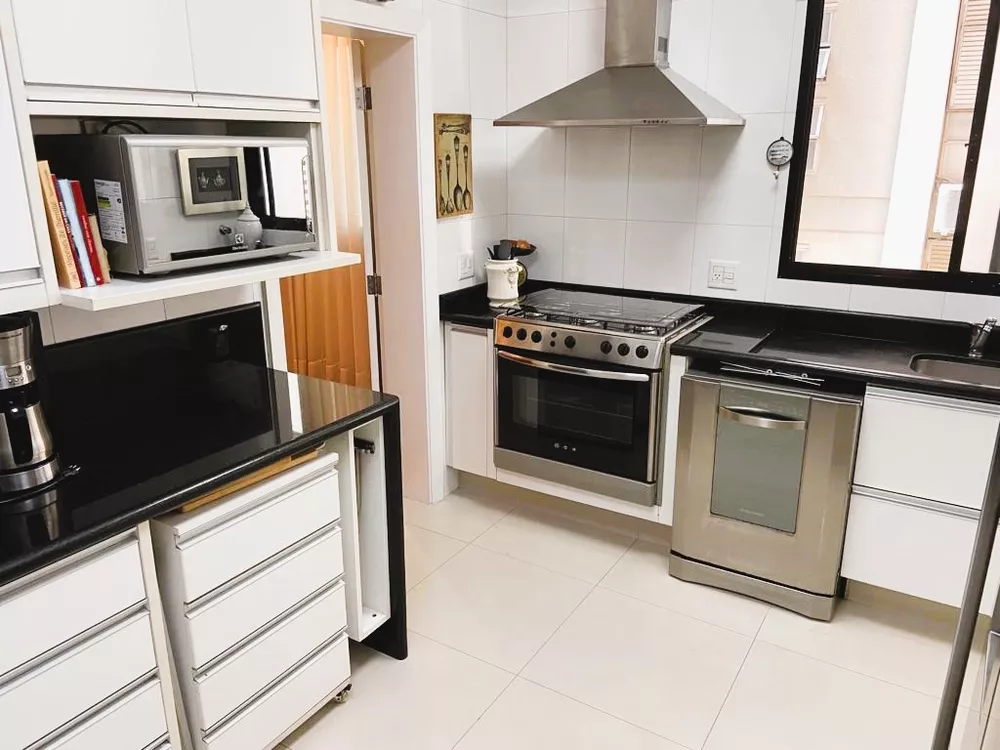 Apartamento, 4 quartos, 246 m² - Foto 2