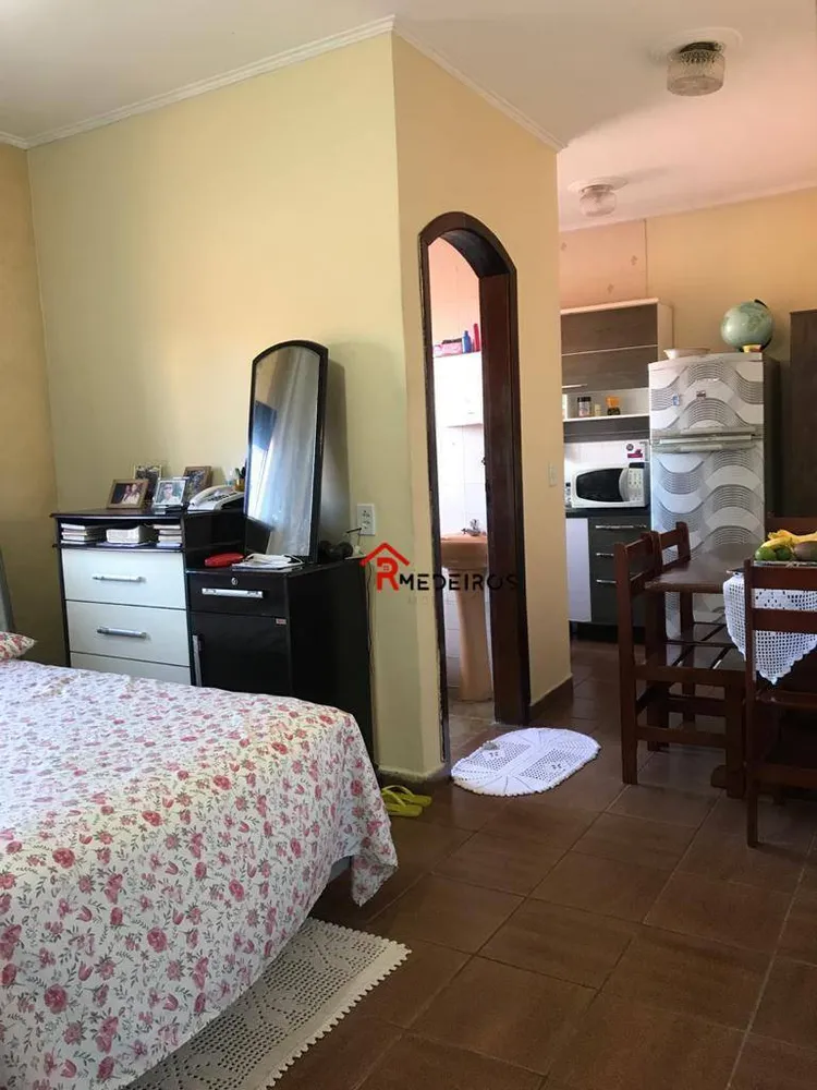 Casa, 6 quartos, 240 m² - Foto 1