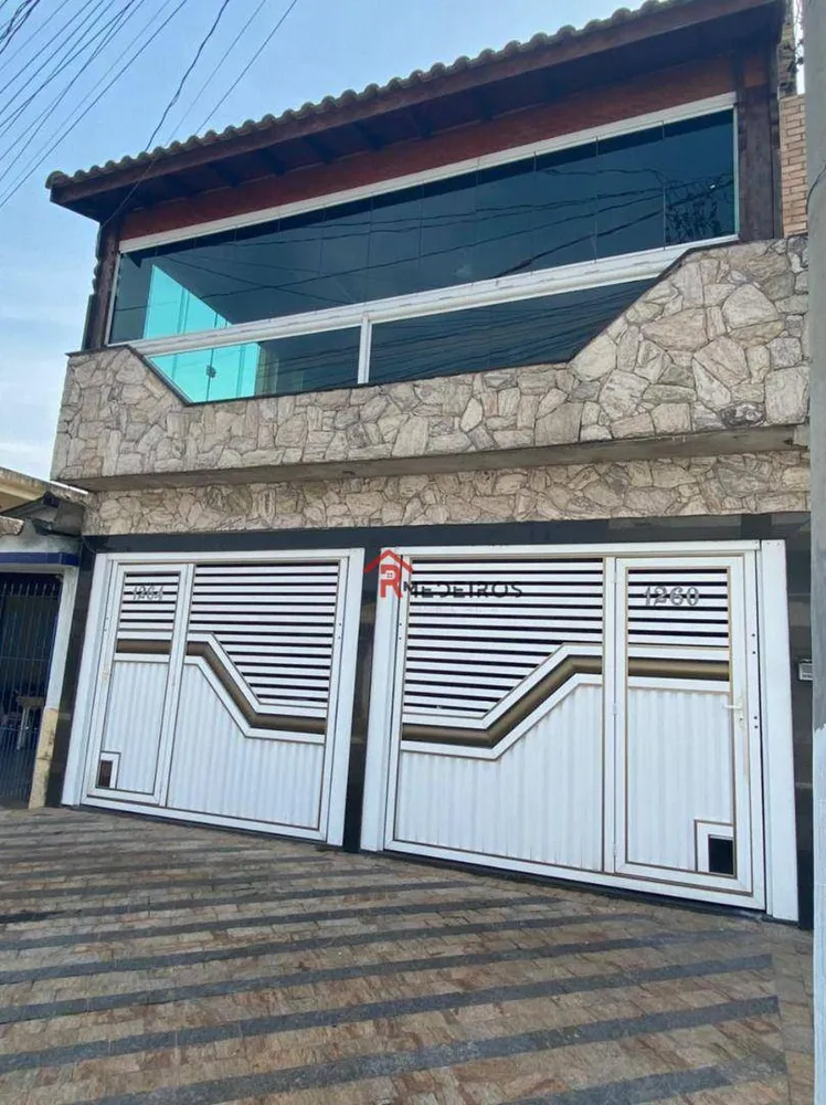 Sobrado, 3 quartos, 207 m² - Foto 1
