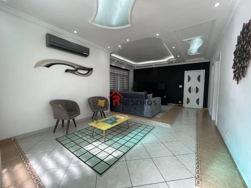 Casa, 3 quartos, 180 m² - Foto 2