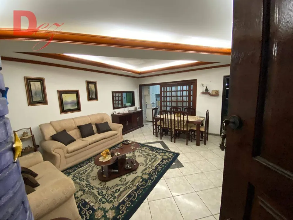 Casa, 3 quartos, 183 m² - Foto 2